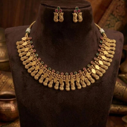 Elakkathali Choker