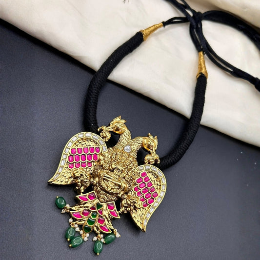 Pendent Set