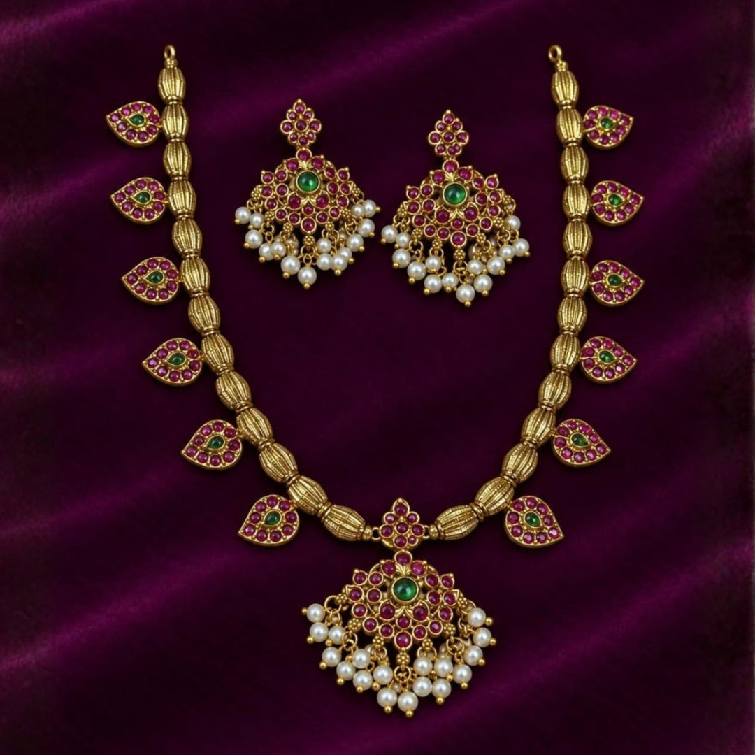 Kemp Stone Leaf-Motif Necklace