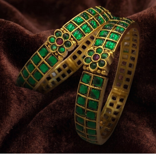 Kemp Stone Openable Bangle Set
