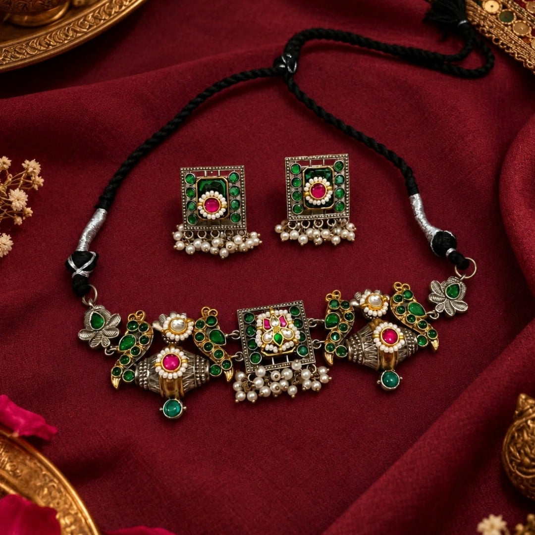 Oxidized Brass Dual-Finish Pachi kundan Choker Set