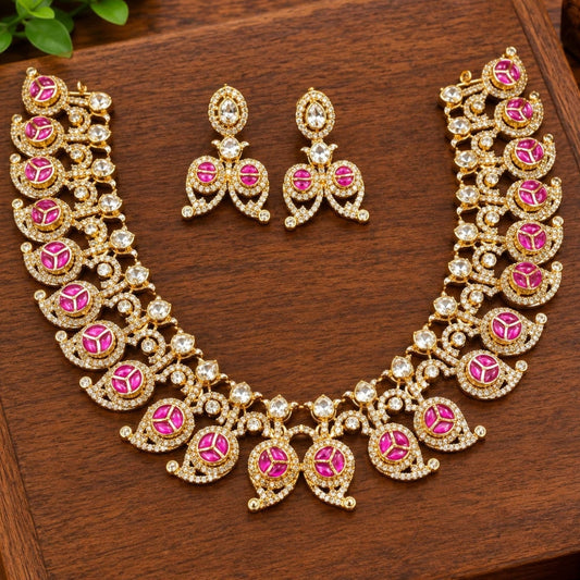 Paisley Design Choker Set